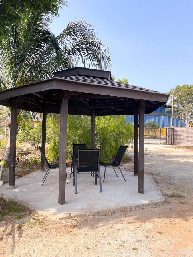 Casa Tiga Homestay Besut Kampung Kuala Besut Eksteriør billede