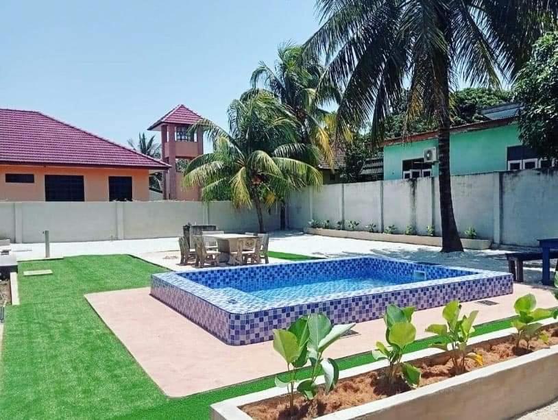 Casa Tiga Homestay Besut Kampung Kuala Besut Eksteriør billede